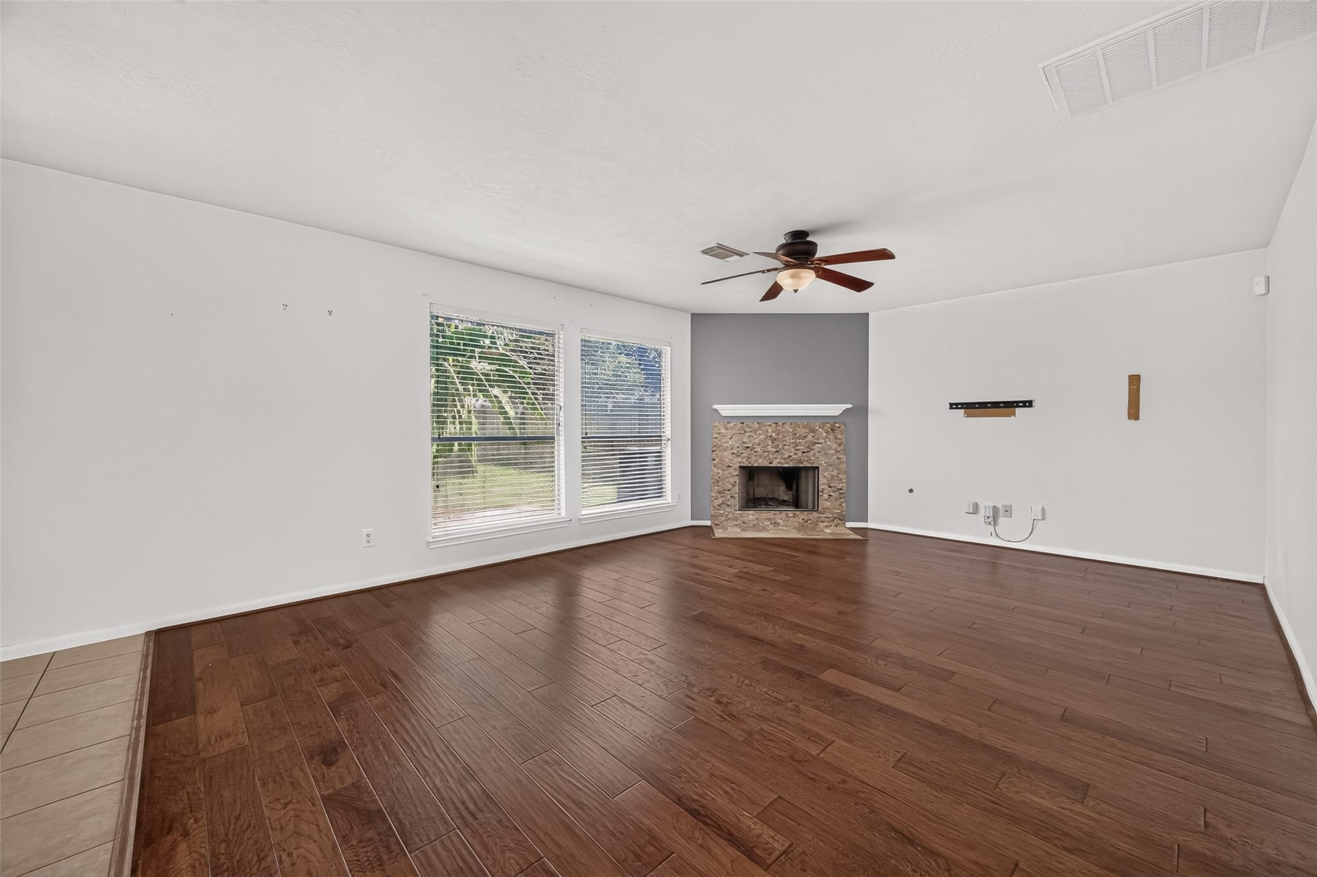 25346 Barmby Drive, Tomball, TX 77375 25346 Barmby Drive, Tomball, TX 77375