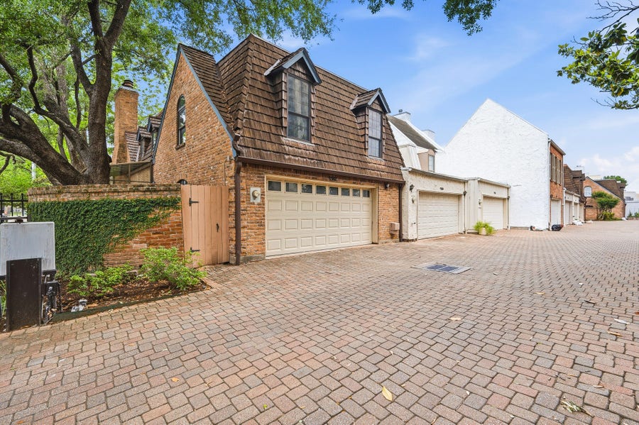 Property photo for 5382 Brownway Street, #D39, Houston, TX