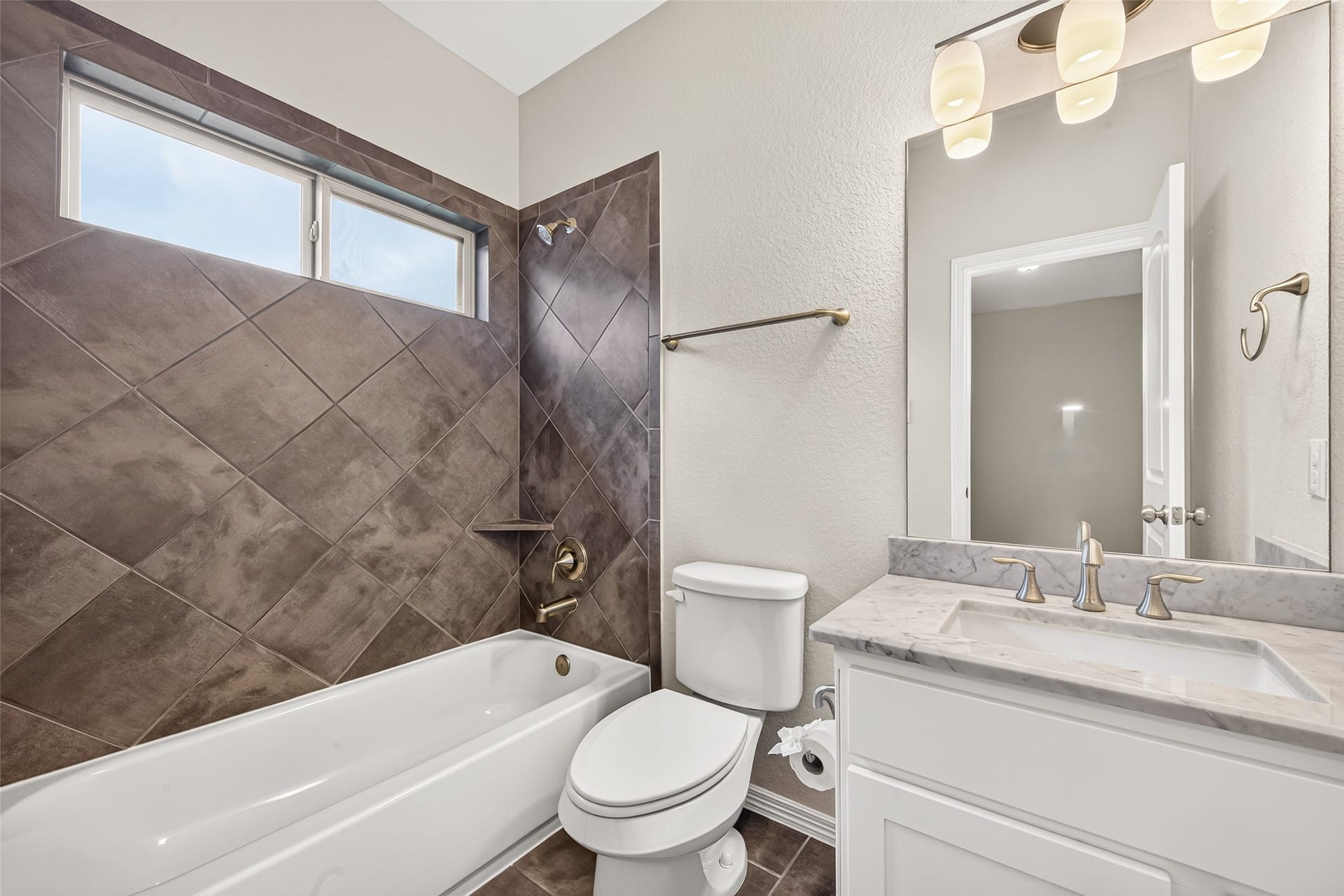 Secondary suite on 2/F