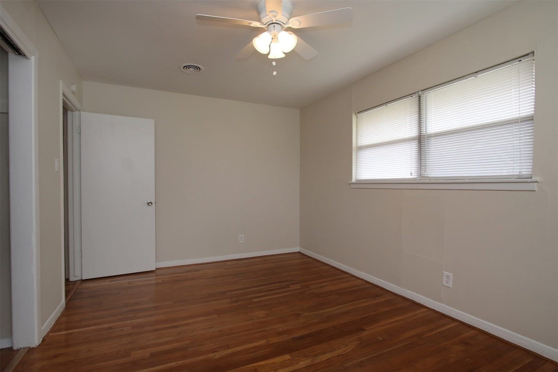 8807 Timberside Drive, #4, Houston, TX 77025 8807 Timberside Drive, #4, Houston, TX 77025