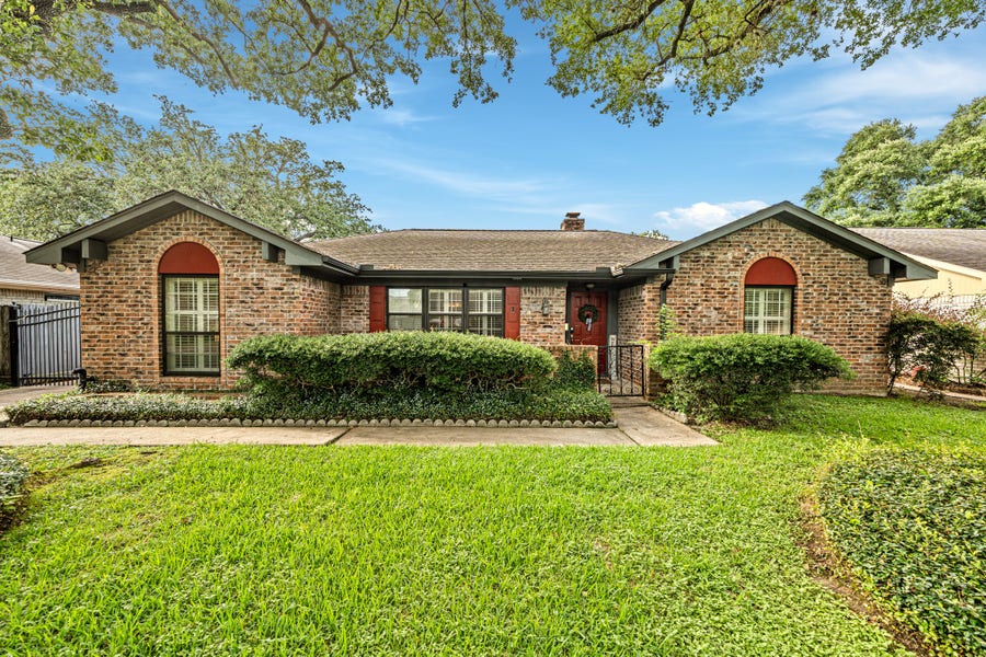 Property photo for 8426 Edgemoor Drive, Houston, TX