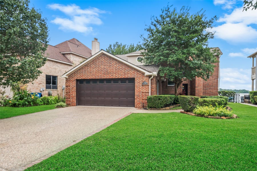 Property photo for 44 La Costa Drive, Montgomery, TX