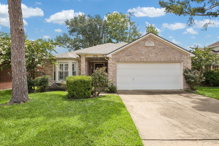 Property photo for 6738 Hertford Park Drive, Houston, TX