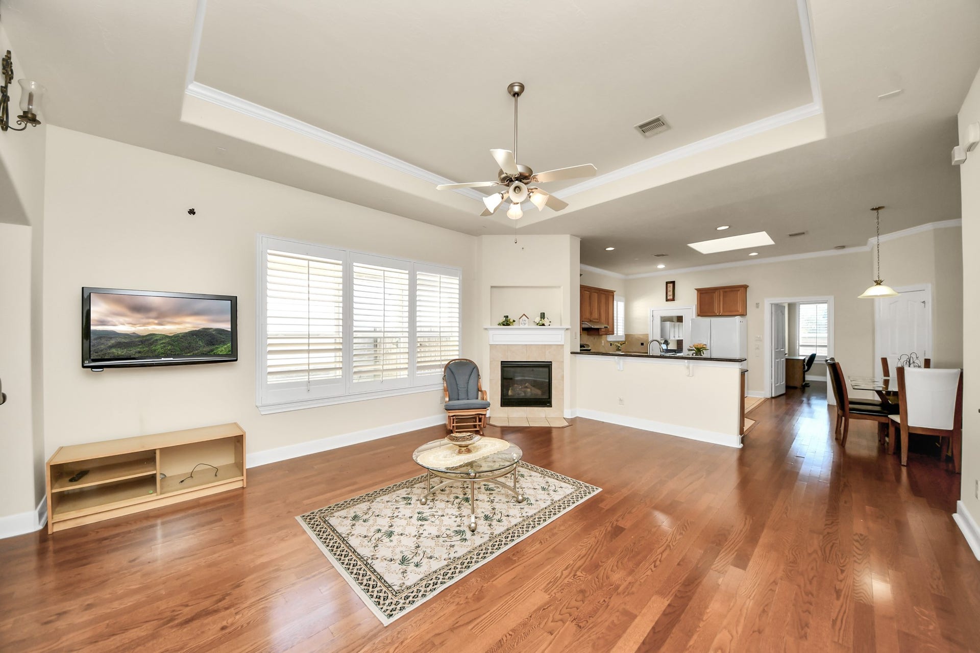2139 Kottayam Drive, Missouri City, TX 77489 Kitchen overlooks the family room