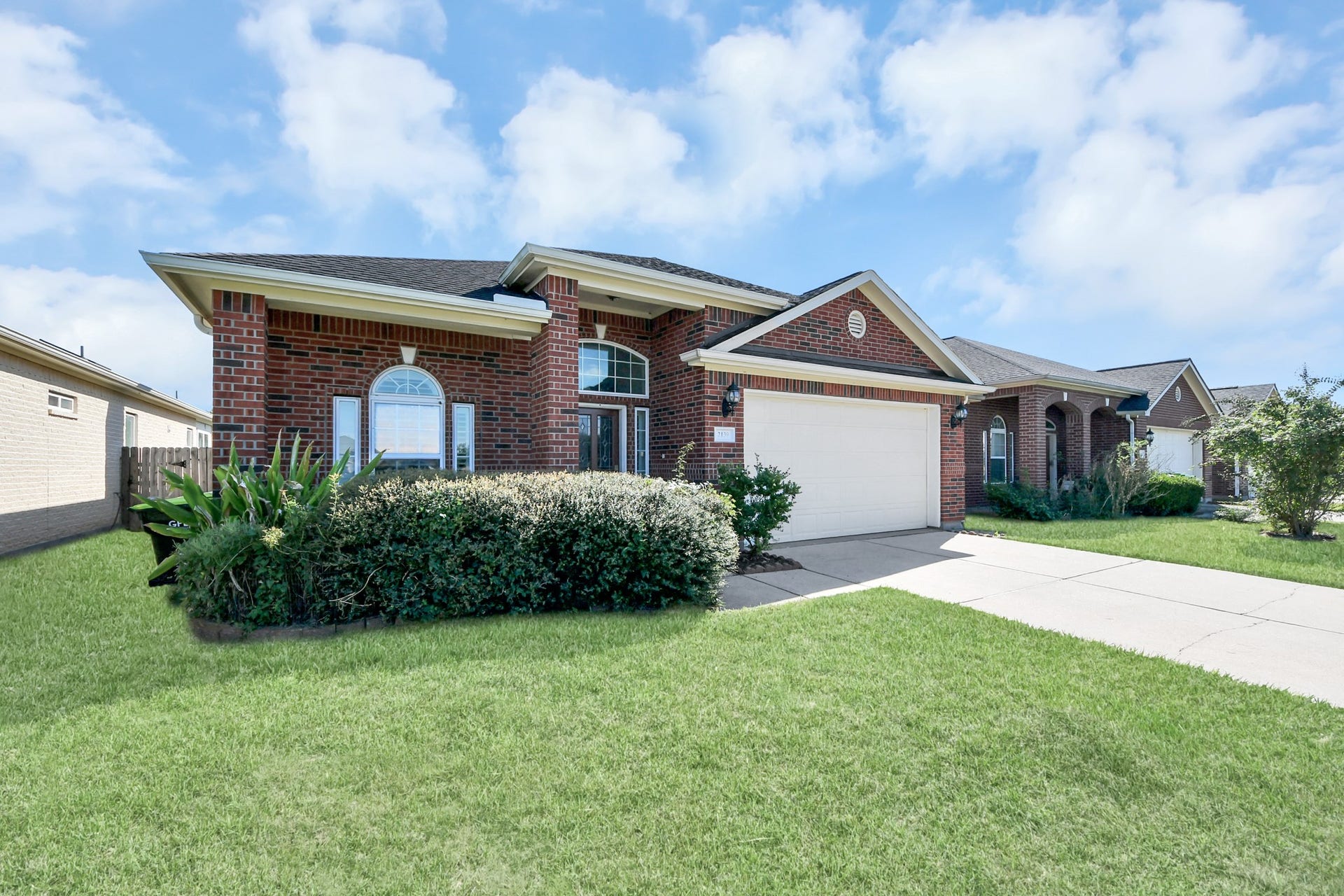 2139 Kottayam Drive, Missouri City, TX 77489 Lovely front elevation
