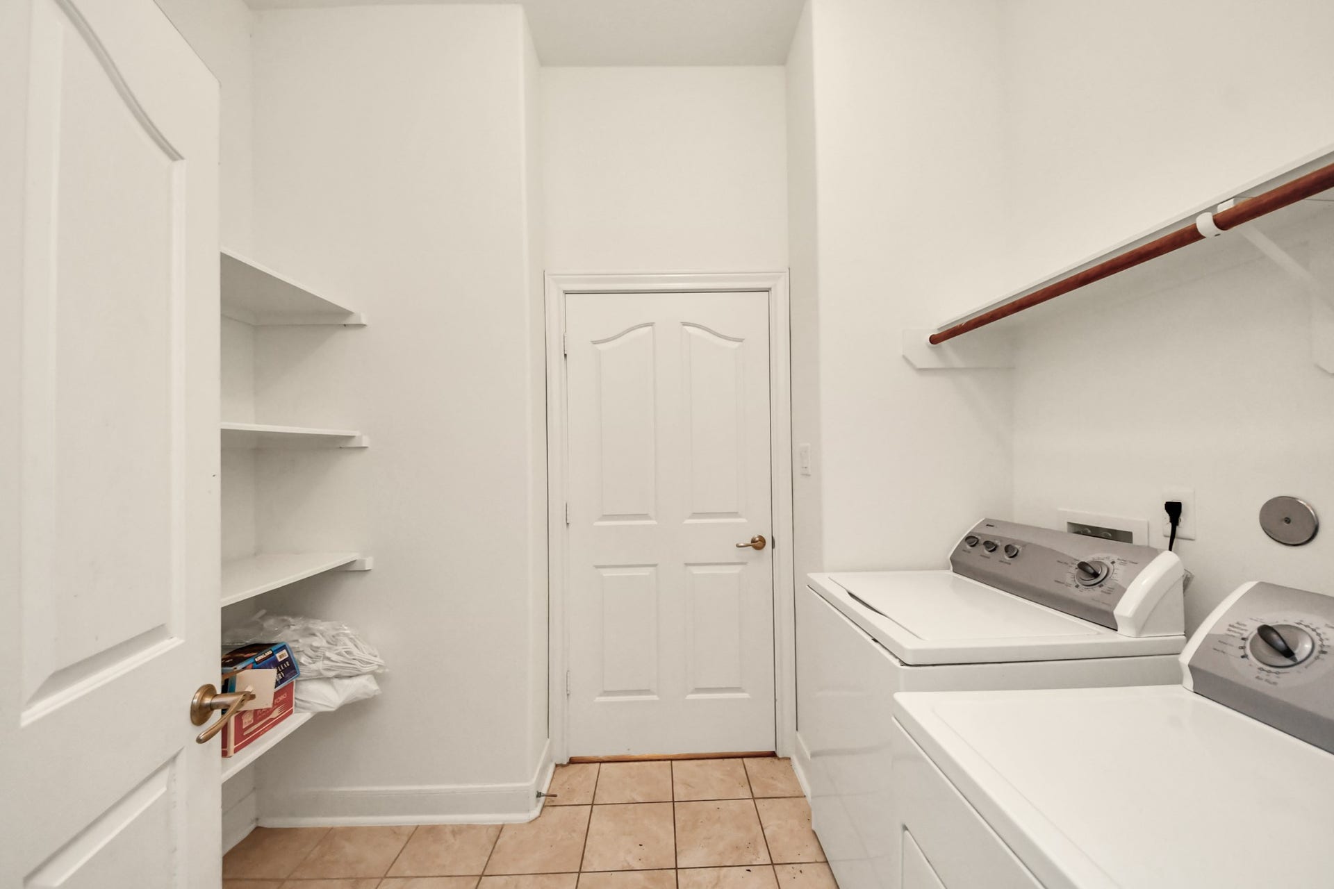 2139 Kottayam Drive, Missouri City, TX 77489 Laundry - Washer & Dryer included
