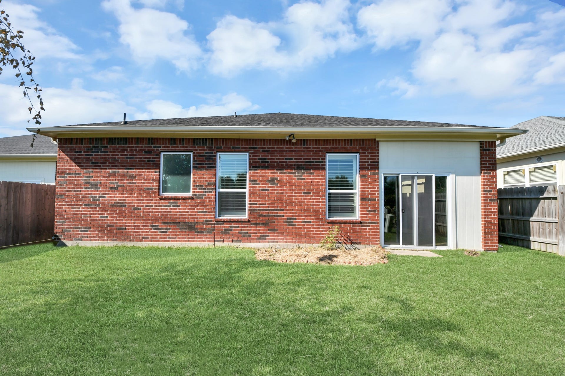 2139 Kottayam Drive, Missouri City, TX 77489 Nice little backyard