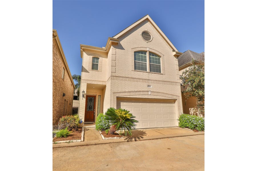 Property photo for 10126 Holly Chase Drive, Houston, TX