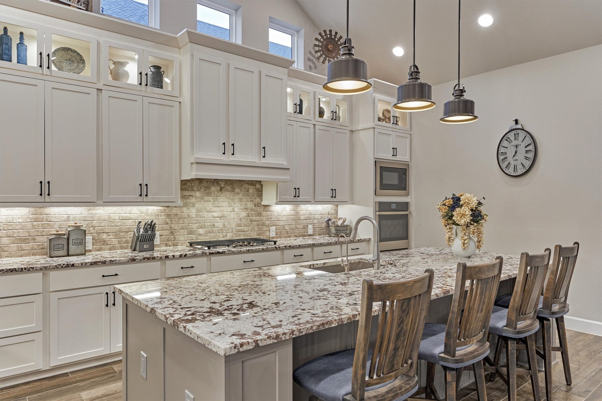 305 Pewter Sky Drive, Montgomery, TX 77316 305 Pewter Sky Drive, Montgomery, TX 77316
