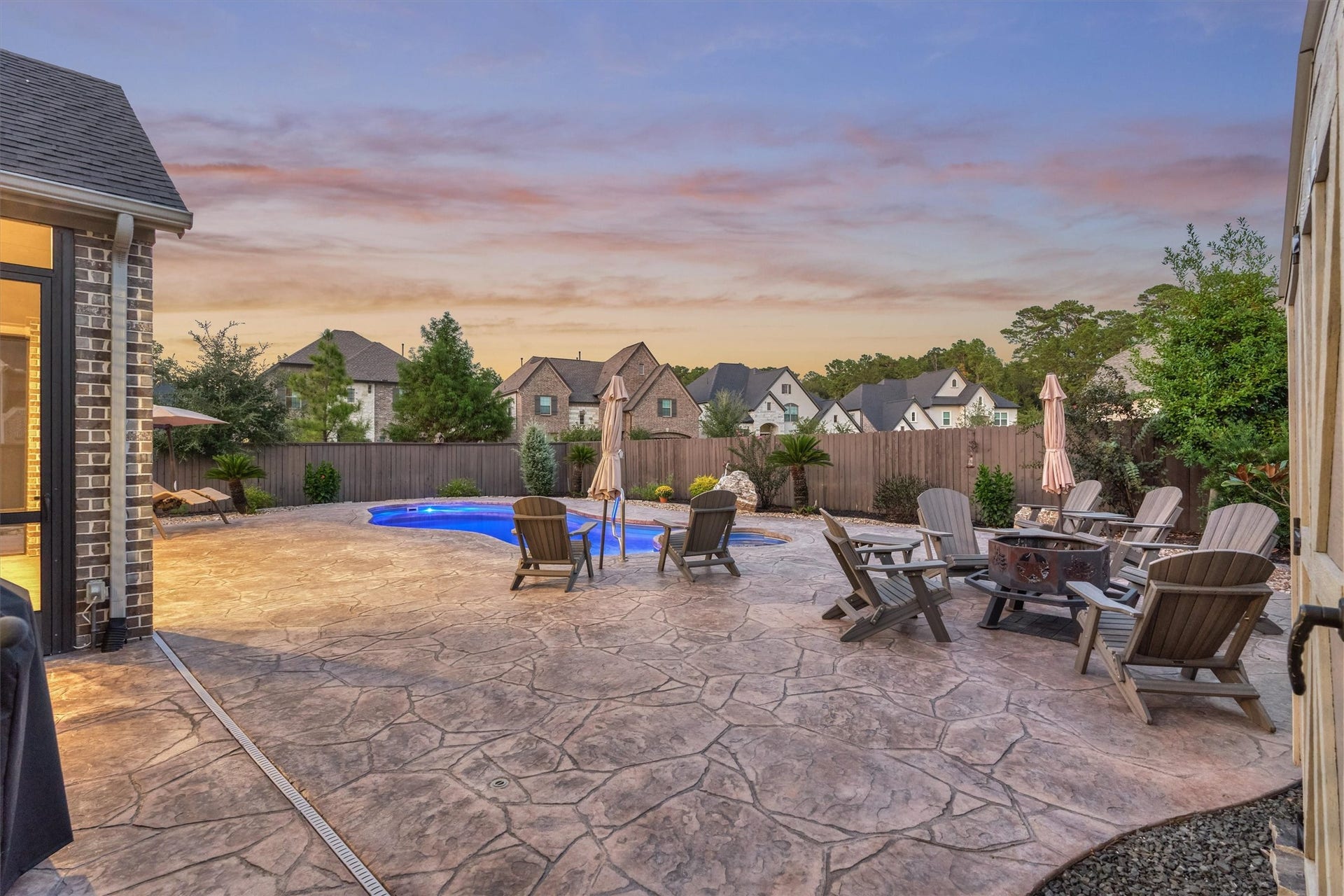 305 Pewter Sky Drive, Montgomery, TX 77316 305 Pewter Sky Drive, Montgomery, TX 77316