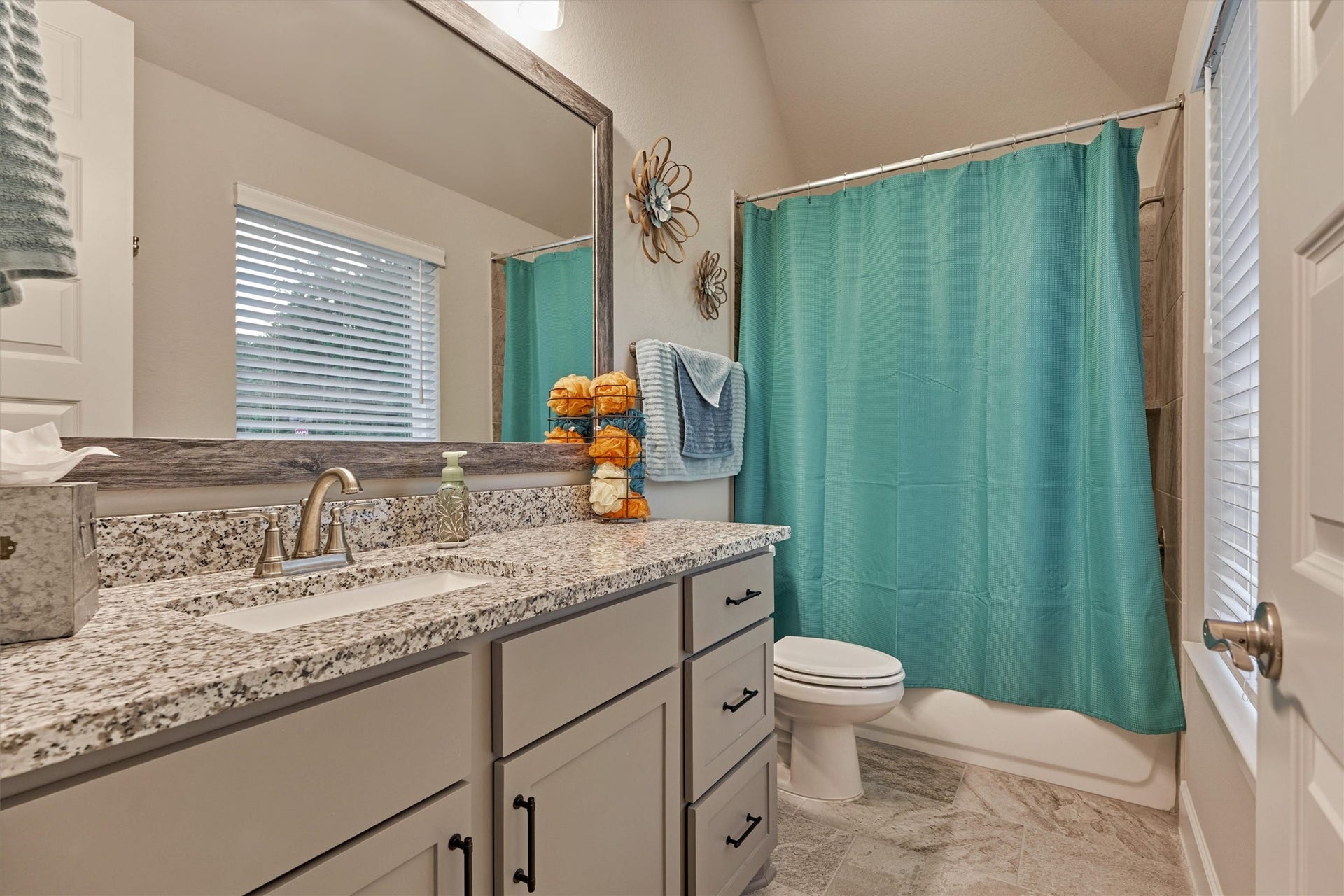 305 Pewter Sky Drive, Montgomery, TX 77316 305 Pewter Sky Drive, Montgomery, TX 77316