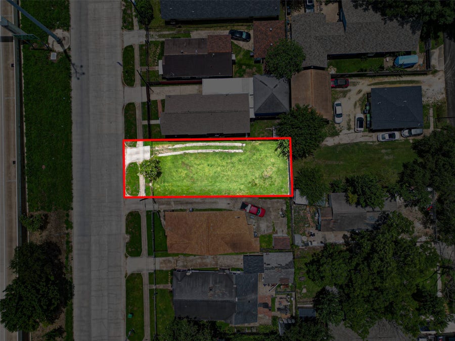 Property photo for 3207 Eastex Freeway, Houston, TX