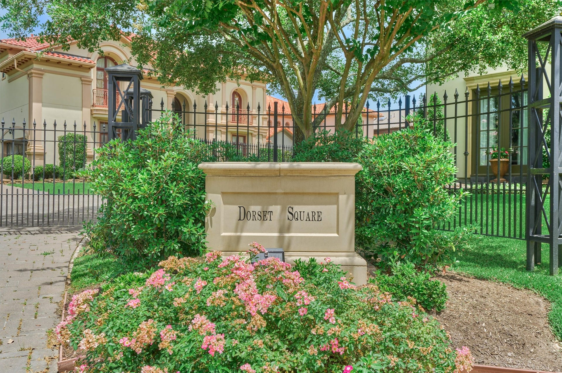 7 Dorset Square, The Woodlands, TX 77381 Privacy and tranquility here at Dorset Square.