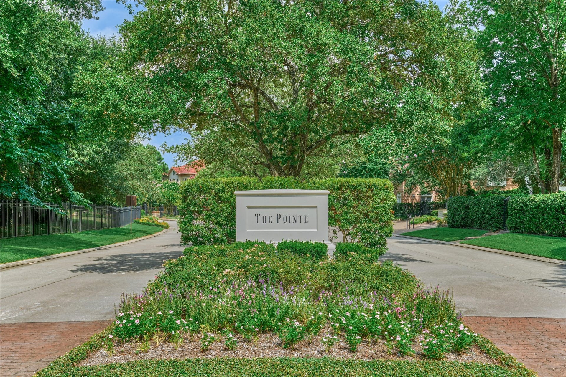7 Dorset Square, The Woodlands, TX 77381 The Pointe twenty-five homes tucked away on a peninsula in sought-after Panther Creek with charming paved streets, gas lanterns, grassy boulevards, and a community dock.