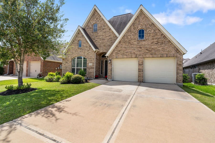 Property photo for 13814 Tidewater Crest Lane, Pearland, TX