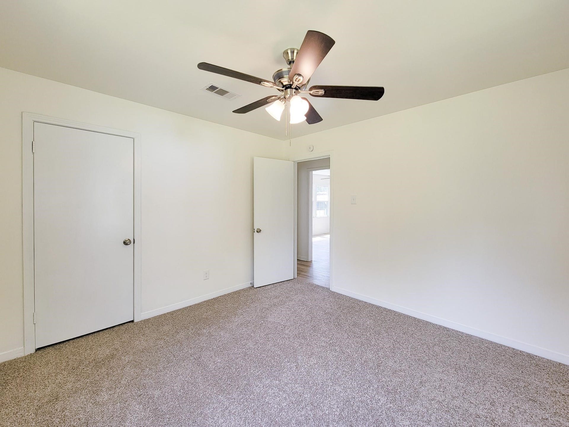 725 Cahill Road, Angleton, TX 77515 725 Cahill Road, Angleton, TX 77515
