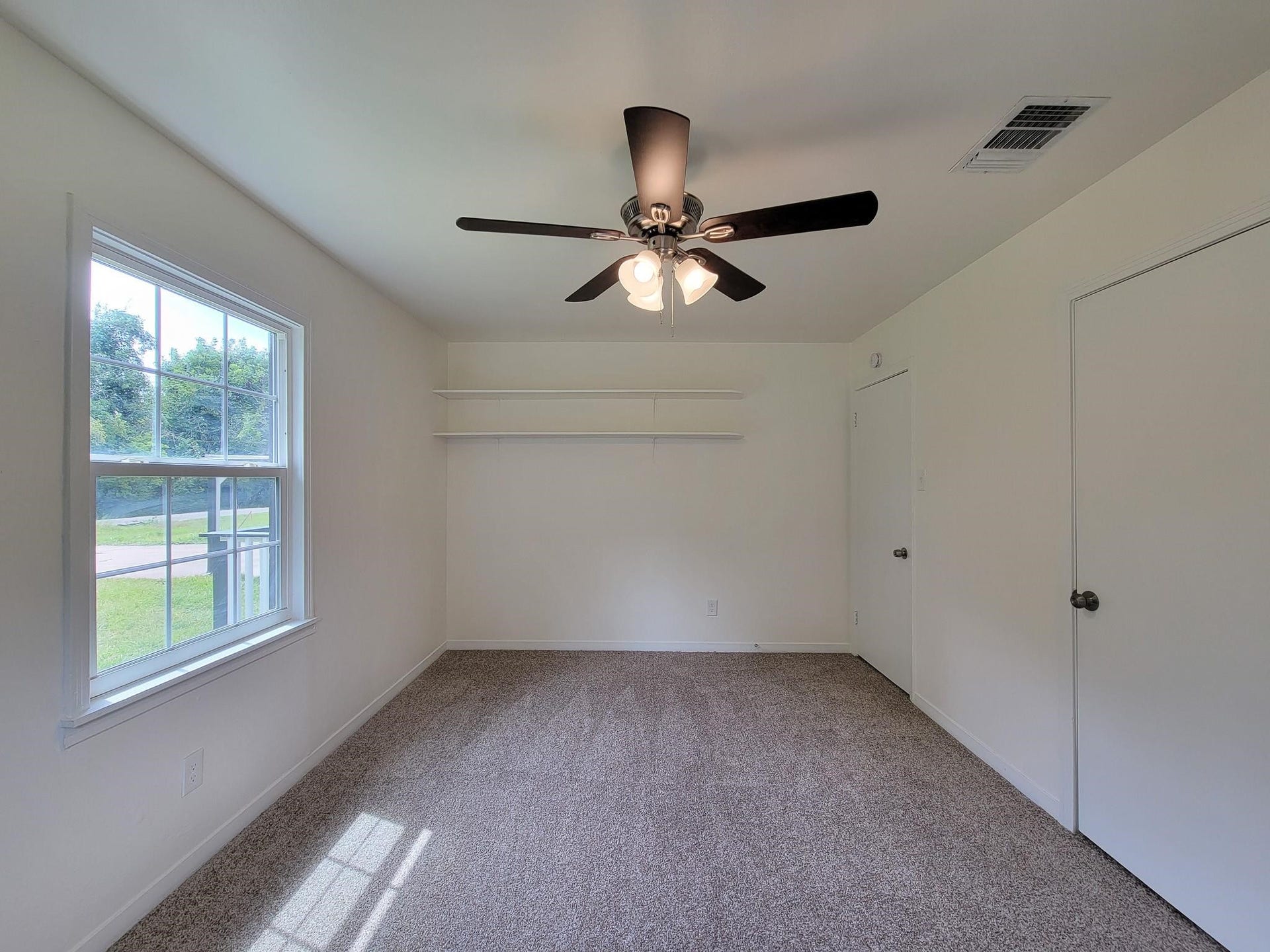 725 Cahill Road, Angleton, TX 77515 725 Cahill Road, Angleton, TX 77515