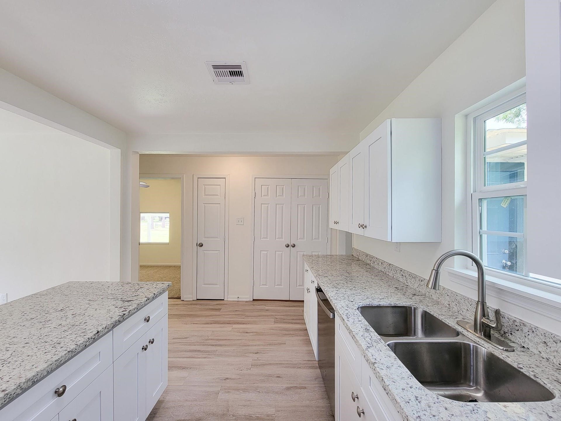 725 Cahill Road, Angleton, TX 77515 725 Cahill Road, Angleton, TX 77515