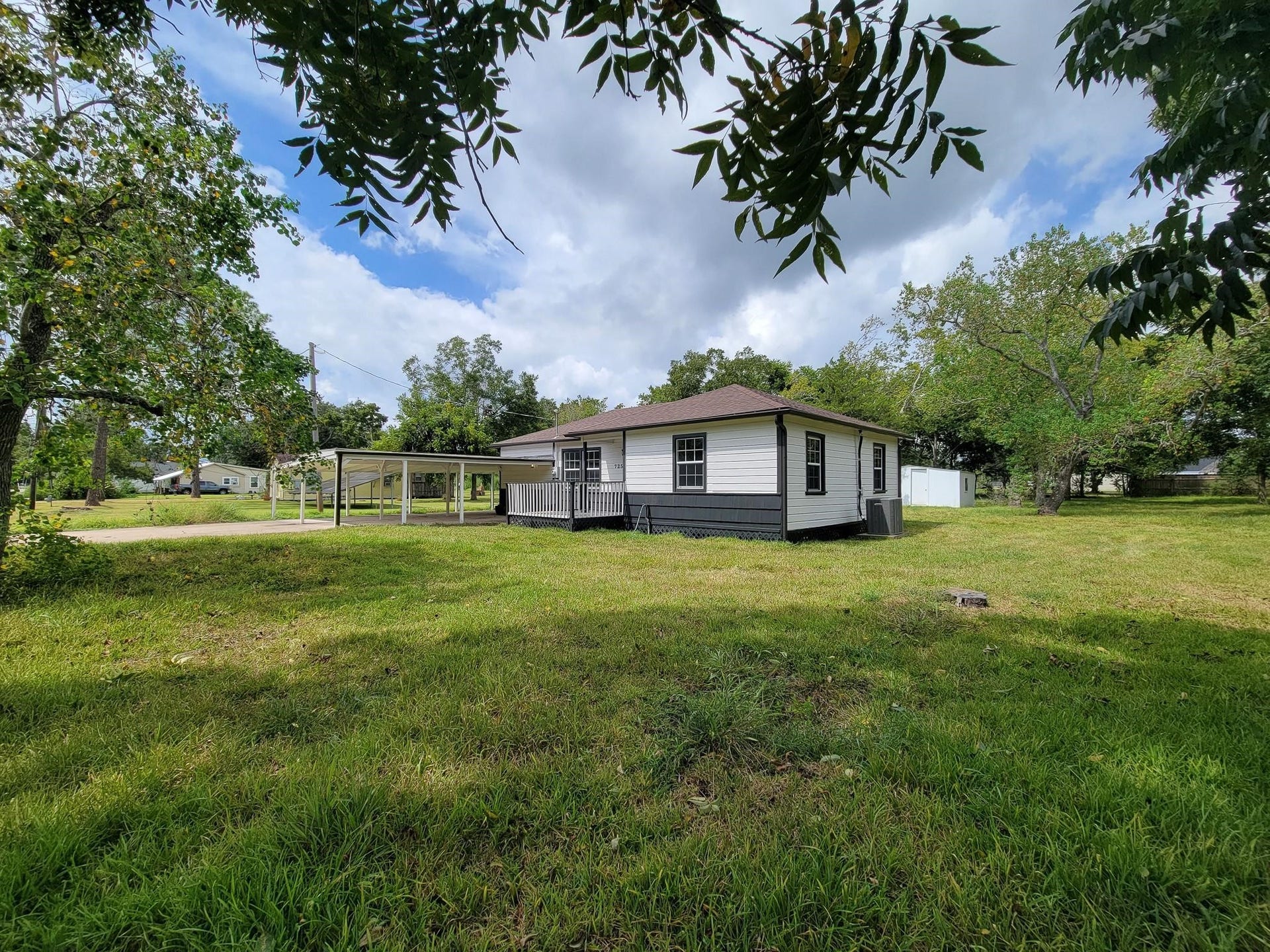 725 Cahill Road, Angleton, TX 77515 725 Cahill Road, Angleton, TX 77515