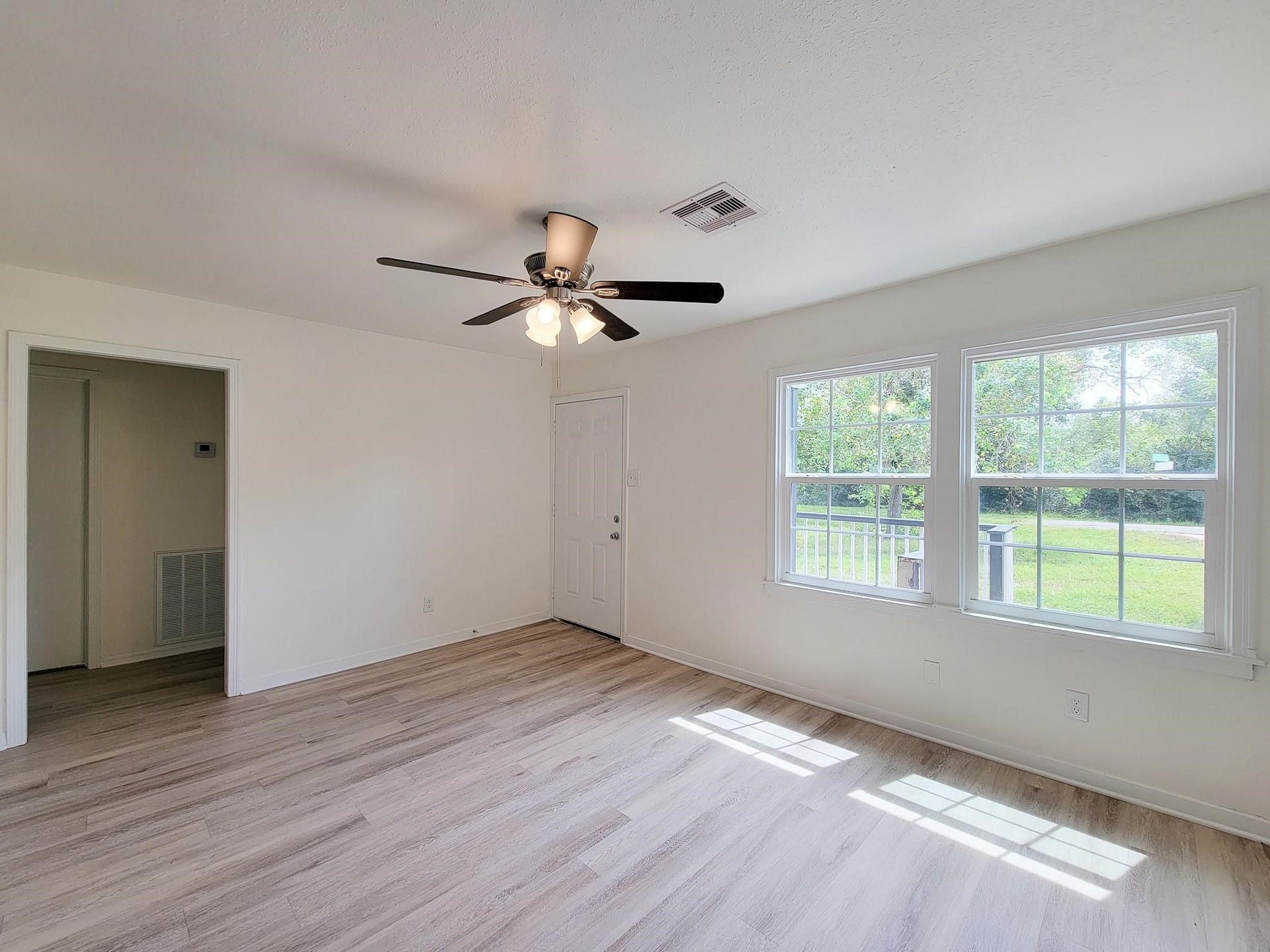 725 Cahill Road, Angleton, TX 77515 725 Cahill Road, Angleton, TX 77515