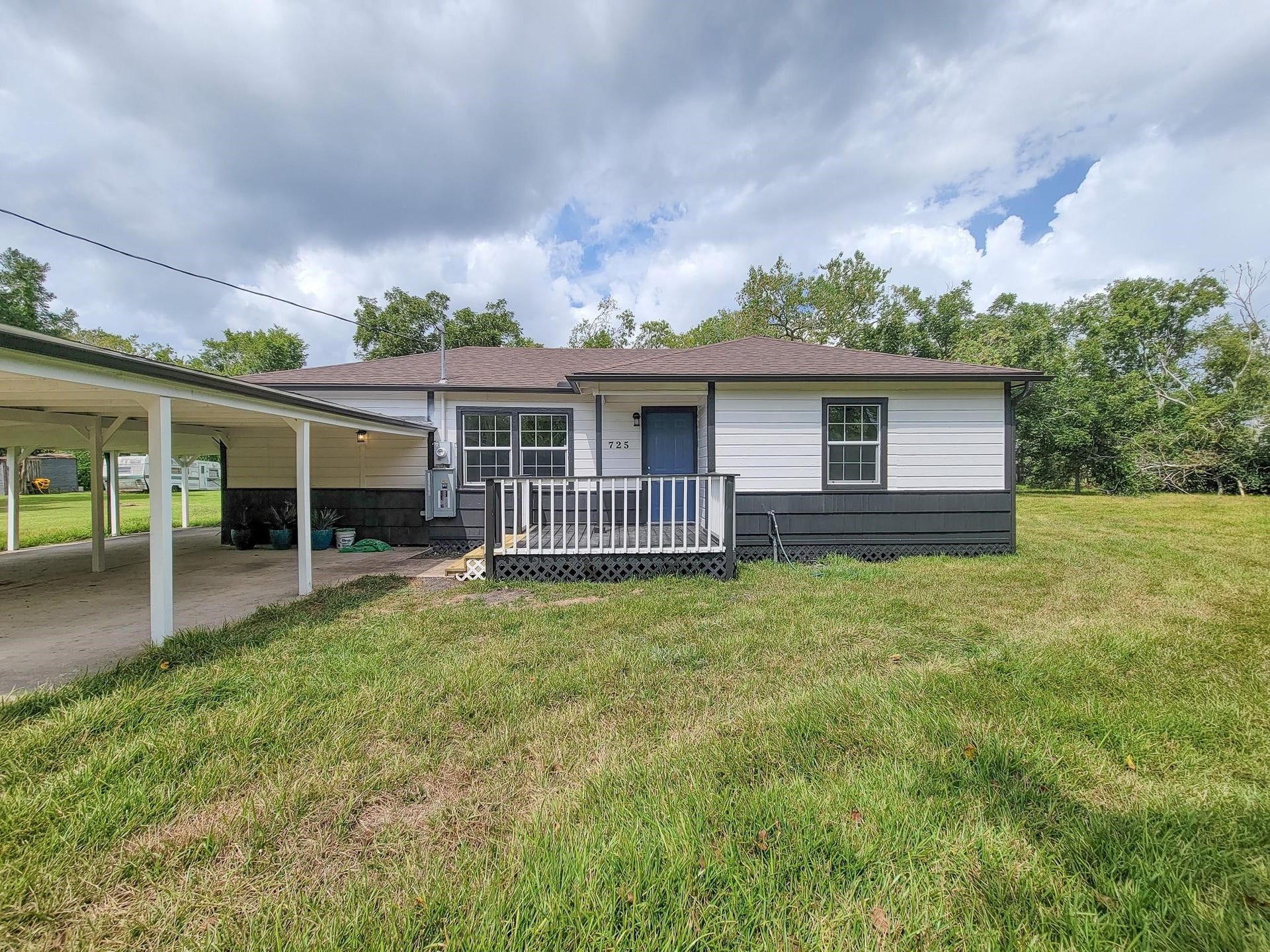 725 Cahill Road, Angleton, TX 77515 725 Cahill Road, Angleton, TX 77515