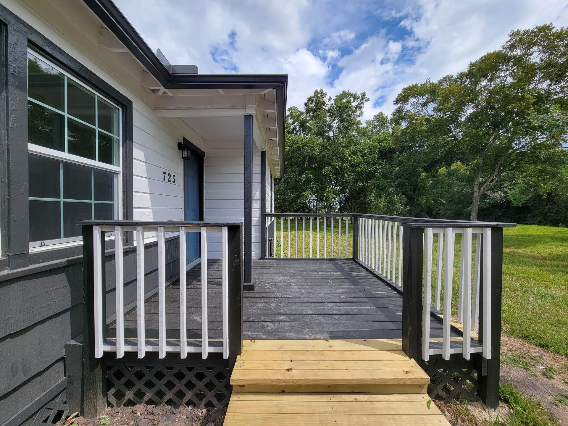 725 Cahill Road, Angleton, TX 77515 725 Cahill Road, Angleton, TX 77515