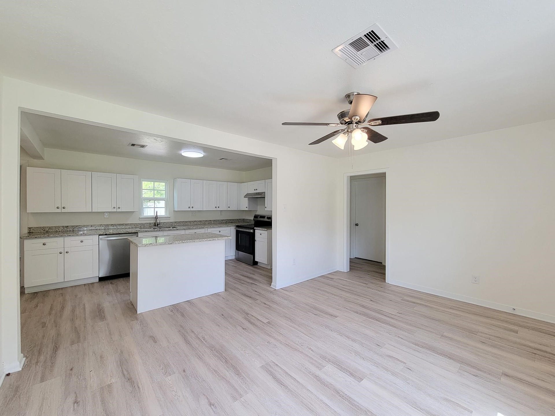 725 Cahill Road, Angleton, TX 77515 725 Cahill Road, Angleton, TX 77515