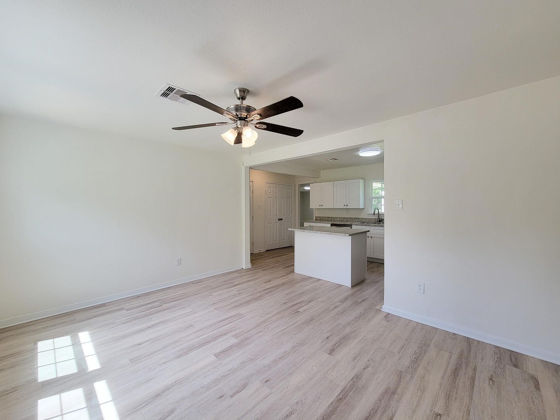 725 Cahill Road, Angleton, TX 77515 725 Cahill Road, Angleton, TX 77515