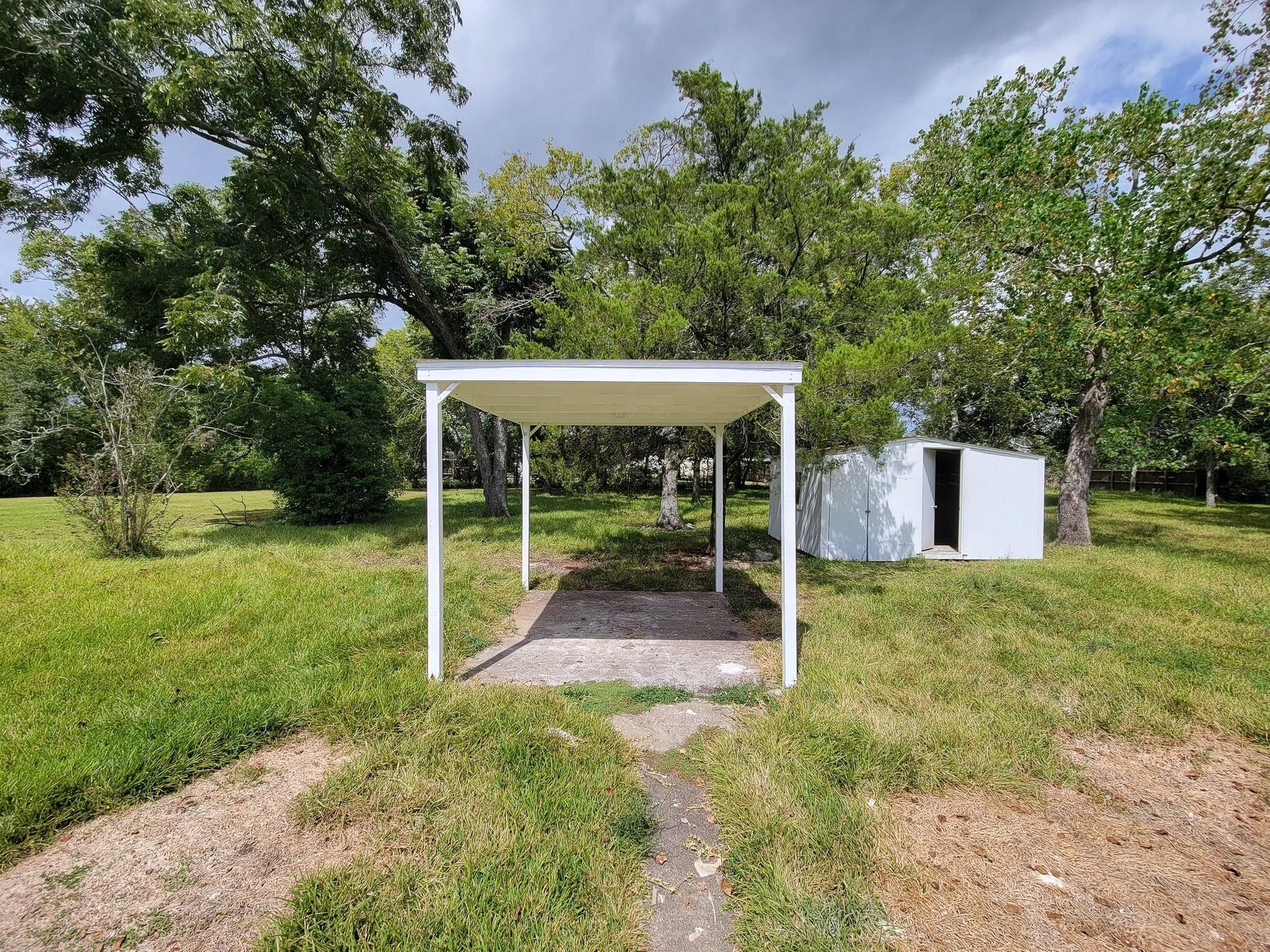 725 Cahill Road, Angleton, TX 77515 725 Cahill Road, Angleton, TX 77515