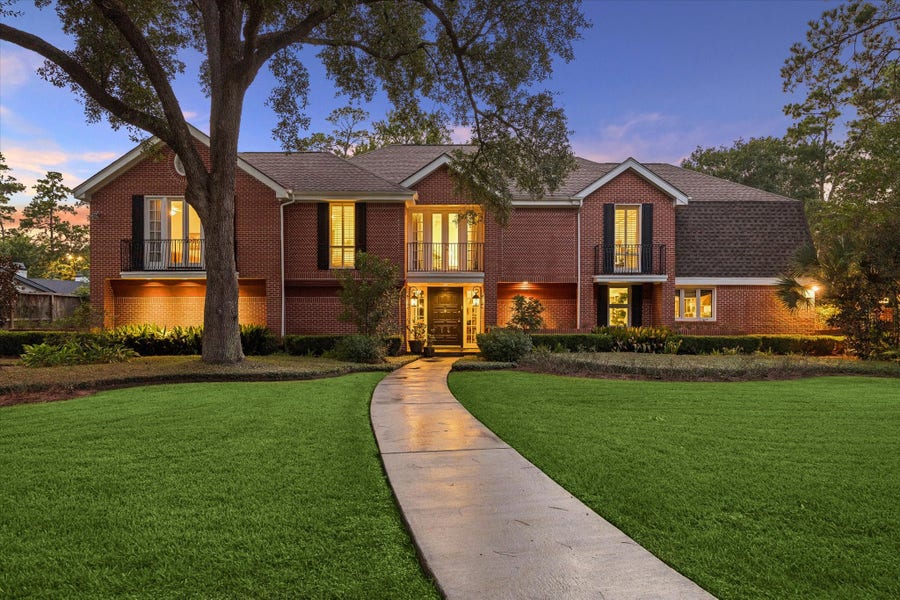 Property photo for 14 Stonegate Drive, Houston, TX