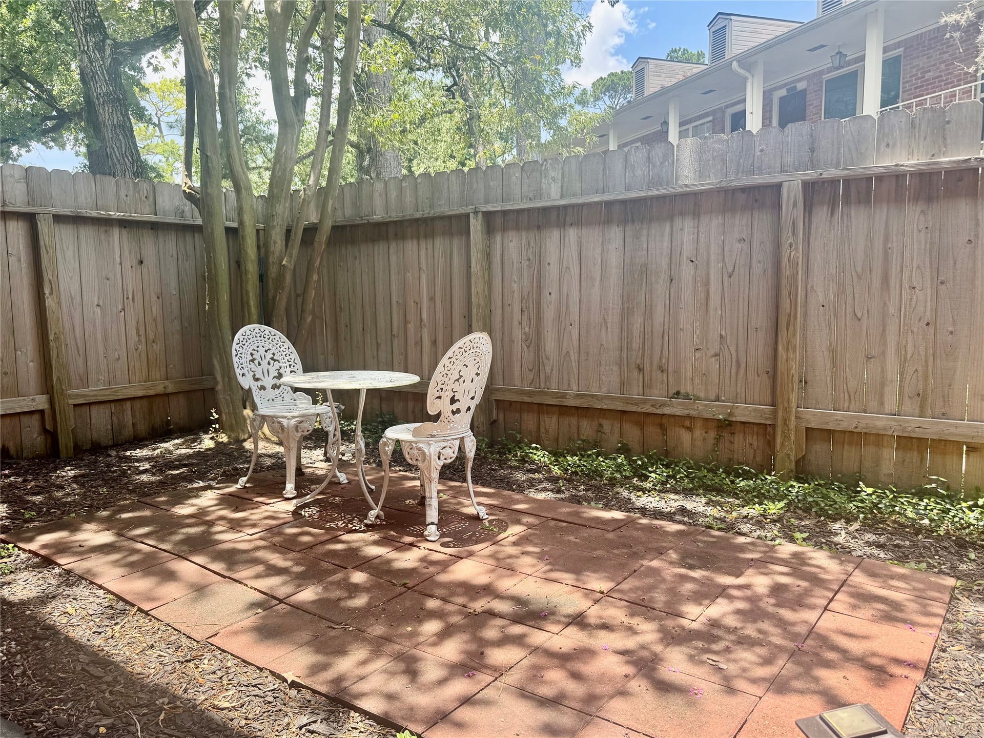 829 Wax Myrtle Lane, Houston, TX 77079 Another angle of the patio