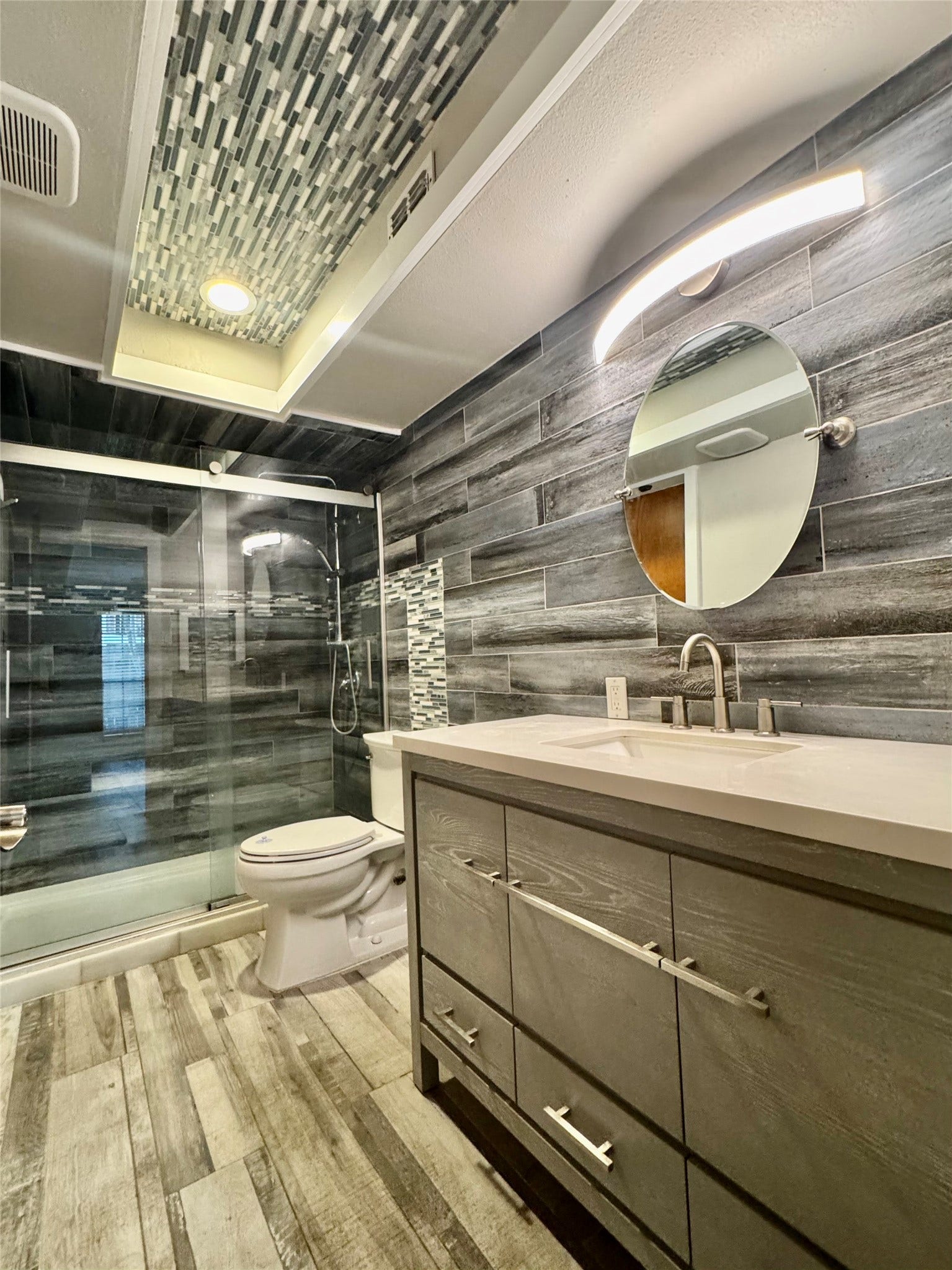 829 Wax Myrtle Lane, Houston, TX 77079 Bathroom