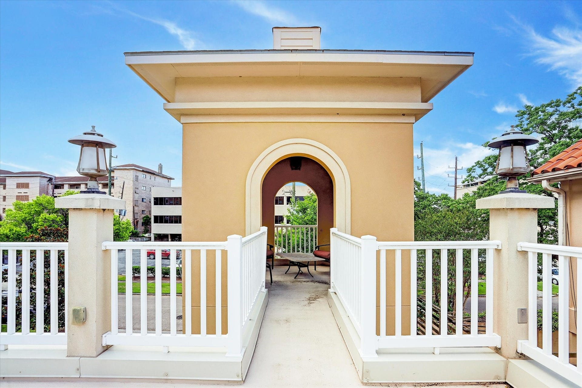 2203 Dorrington Street Street, #205, Houston, TX 77030 Outdoor sitting area accessible with key fob.