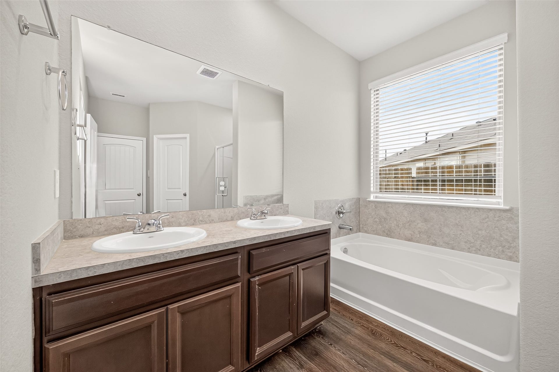 16605 Merry Pines Drive, Conroe, TX 77302 16605 Merry Pines Drive, Conroe, TX 77302