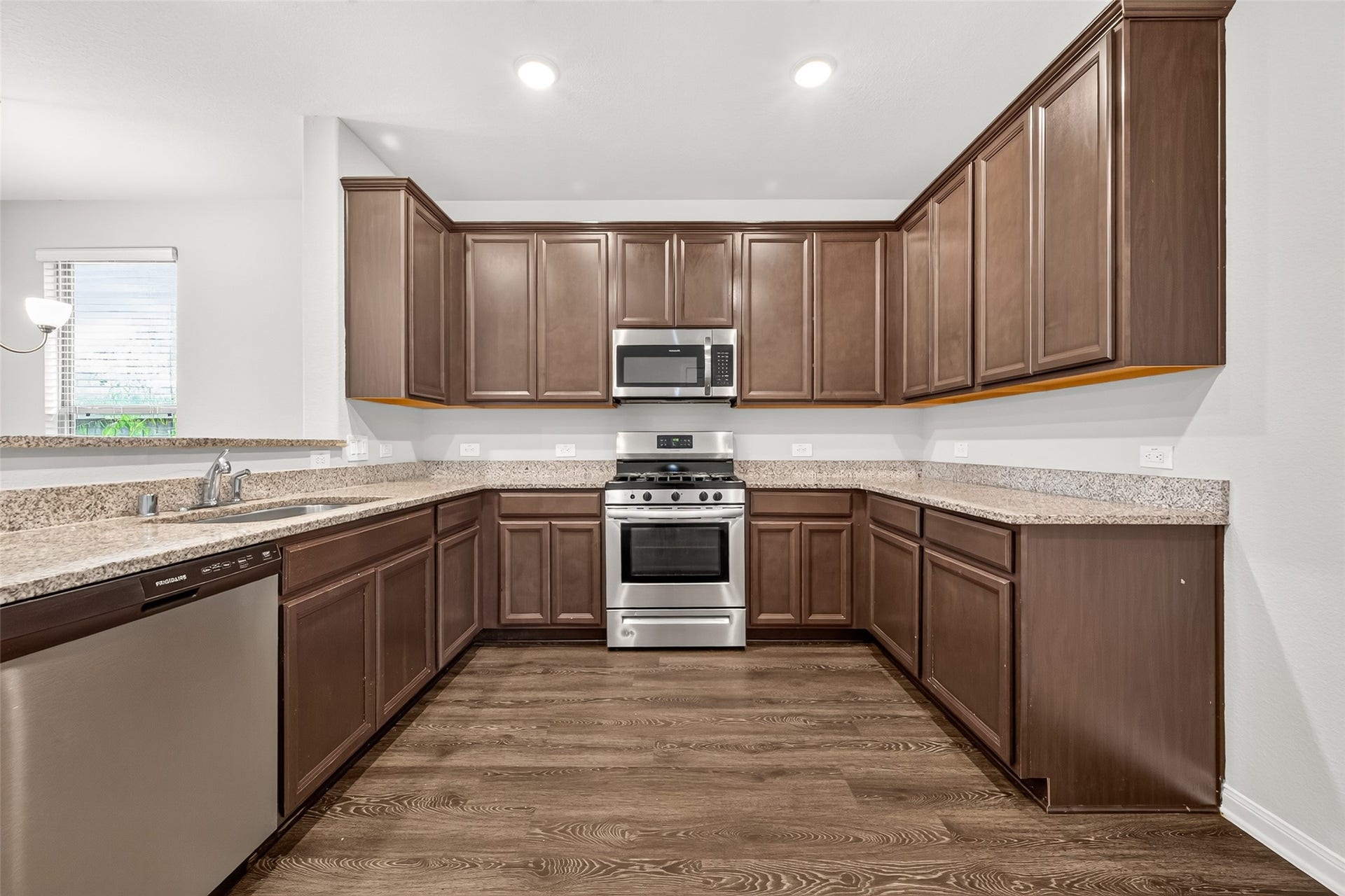 16605 Merry Pines Drive, Conroe, TX 77302 16605 Merry Pines Drive, Conroe, TX 77302