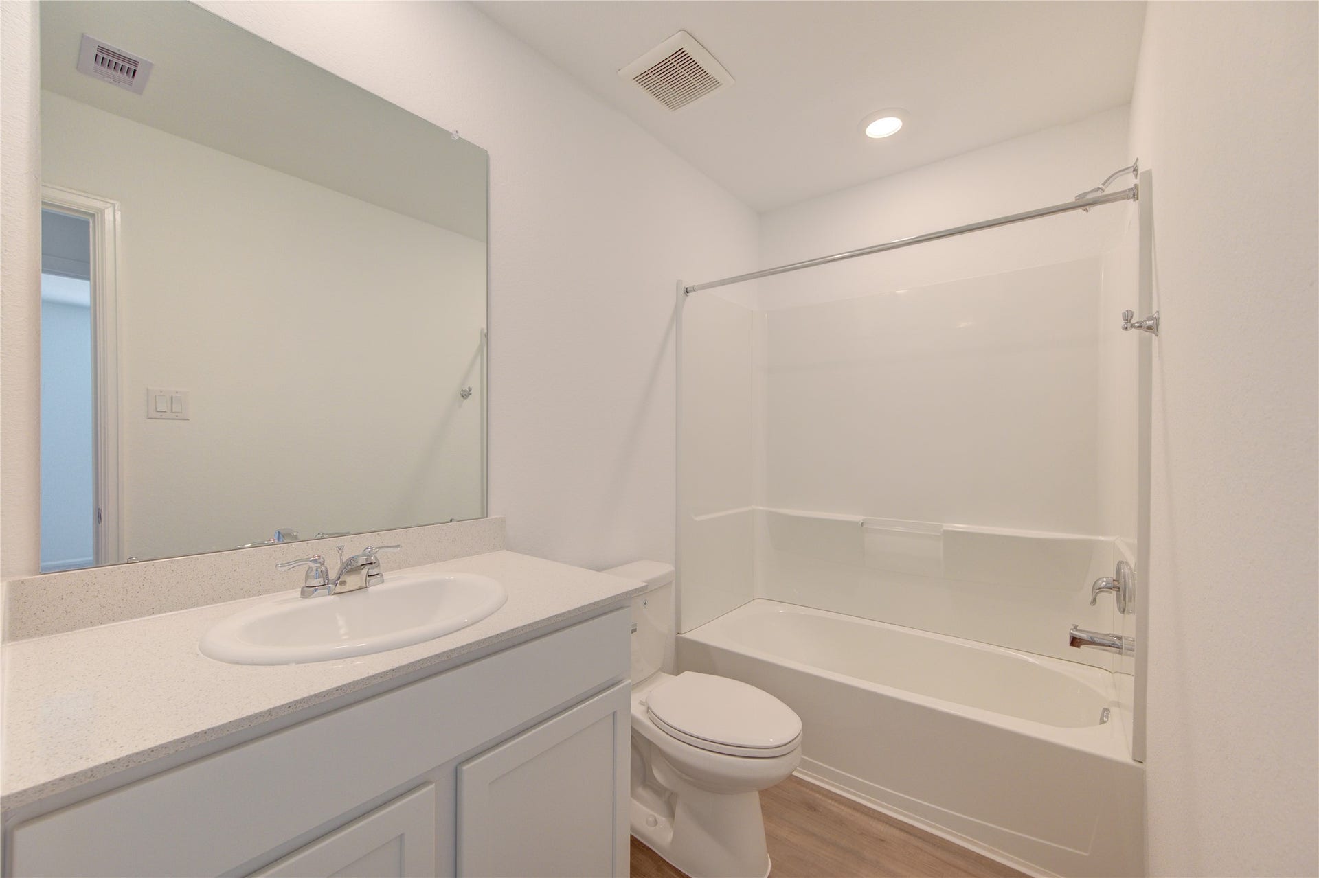 1432 Twilight Green Drive, Katy, TX 77493 Secondary bathroom