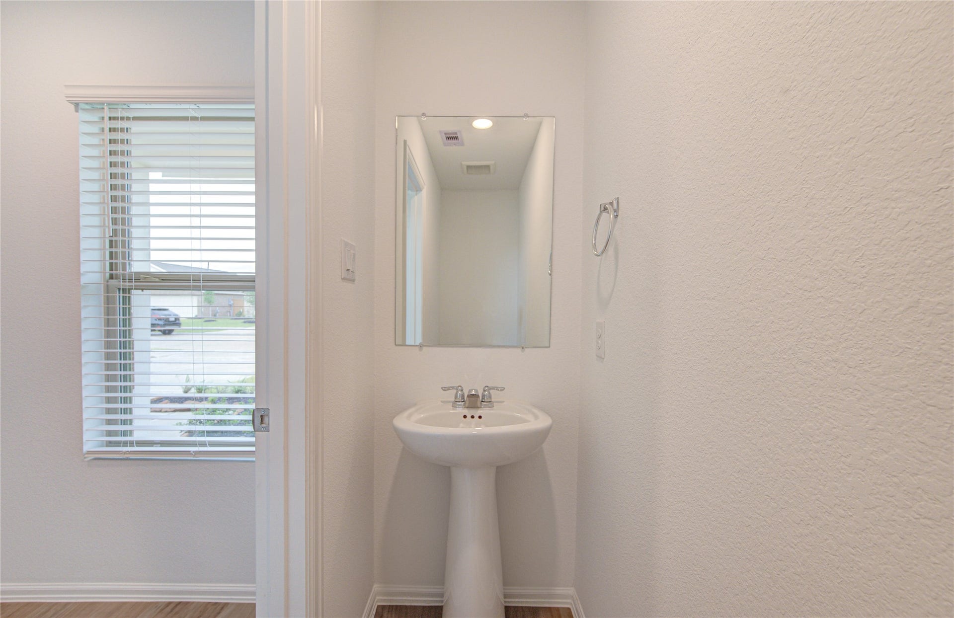 1432 Twilight Green Drive, Katy, TX 77493 Half bathroom