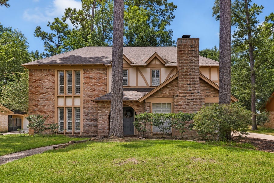 Property photo for 2210 Laurel Hill Drive, Kingwood, TX