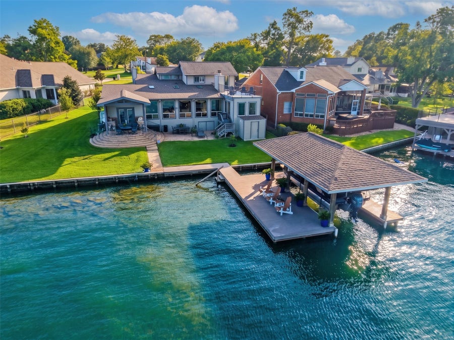 Property photo for 1034 Lake View Drive, Montgomery, TX
