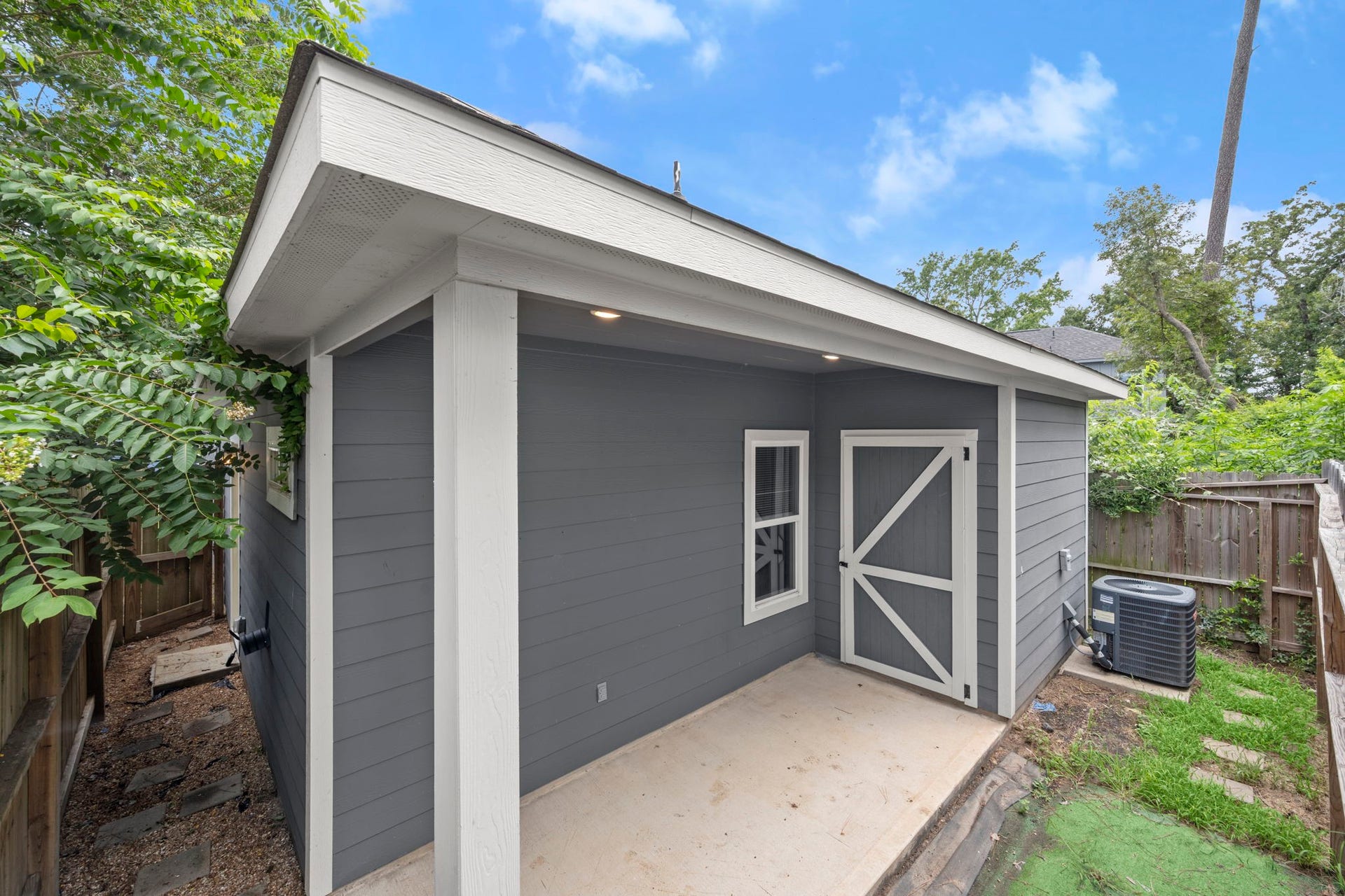 16670 Meadowcroft, Montgomery, TX 77316