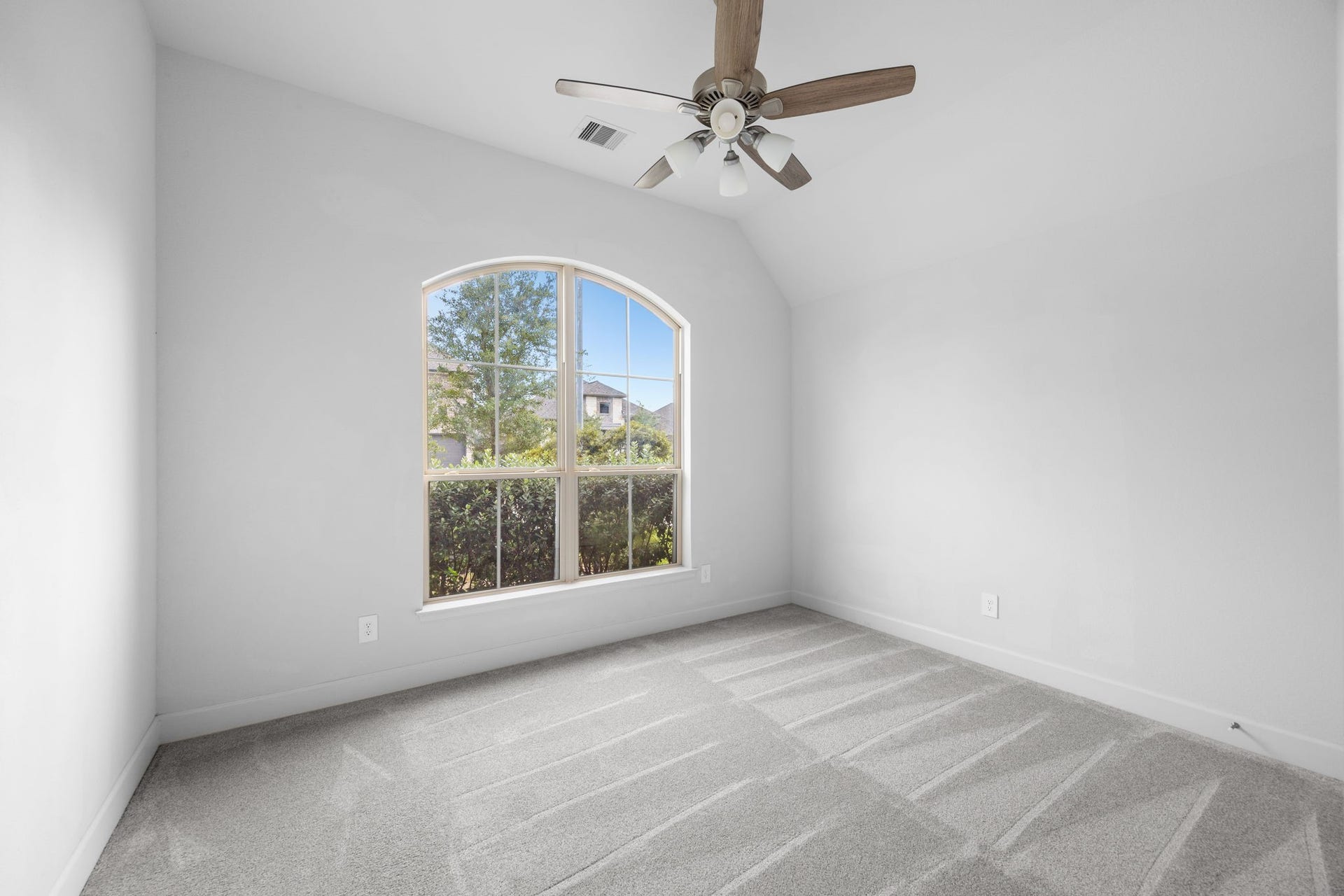726 Fall Rock Branch Drive, Conroe, TX 77304 Bedroom 2