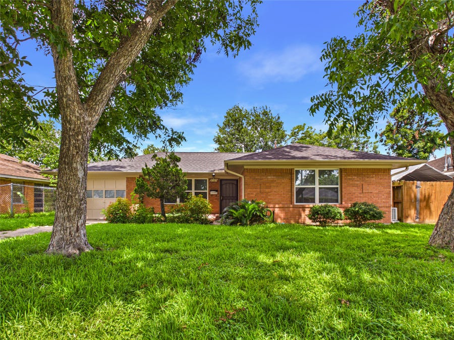 Property photo for 2127 Nell Street, Houston, TX