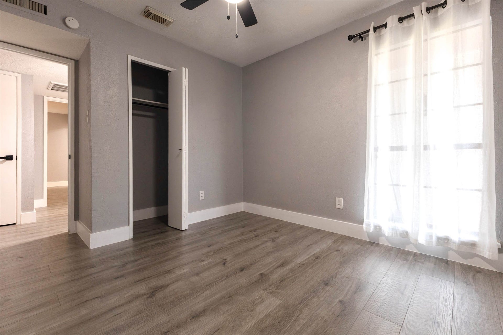 17302 S Yorkglen Drive, Houston, TX 77084 NEW Fans. NEW flooring. 3rd bedroom.