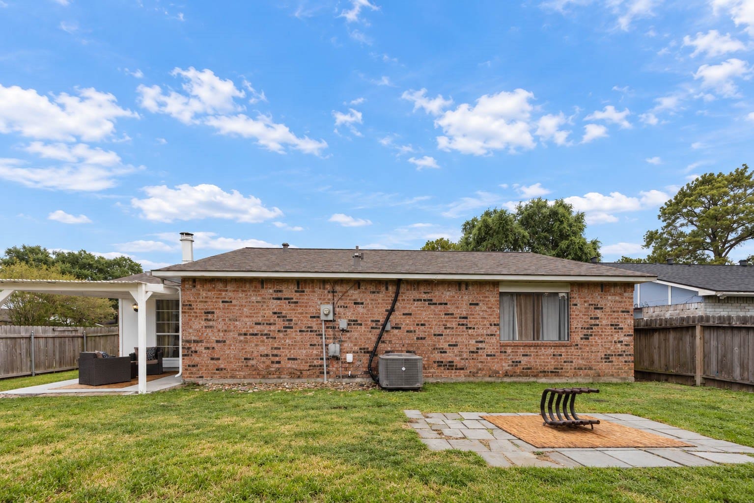 17302 S Yorkglen Drive, Houston, TX 77084 Large backyard.