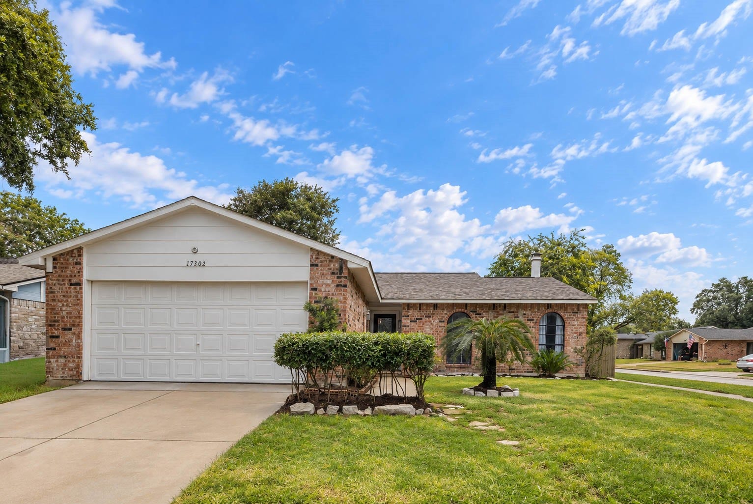 17302 S Yorkglen Drive, Houston, TX 77084 Corner lot. Great curb appeal. Power washed driveway.