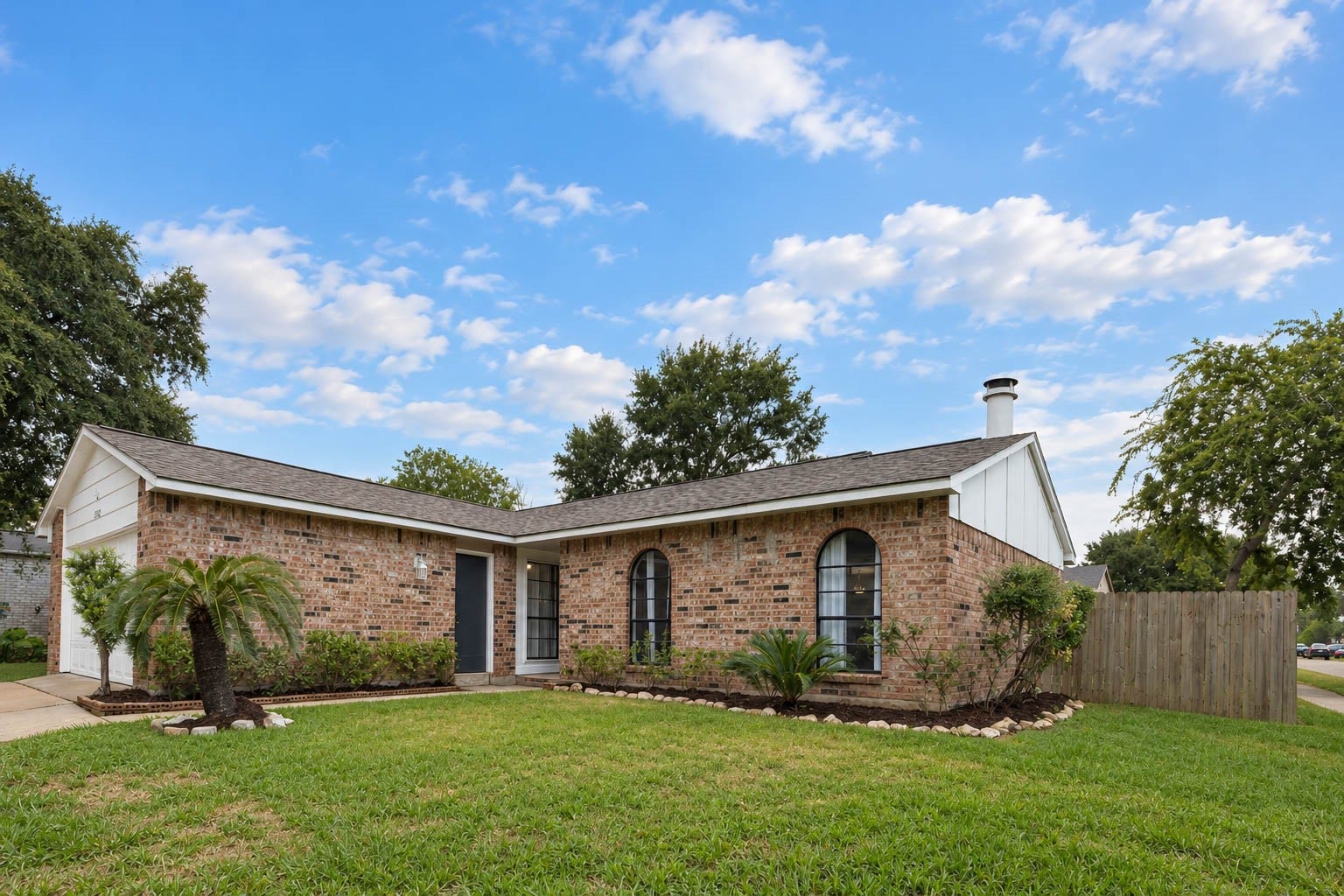 17302 S Yorkglen Drive, Houston, TX 77084 Corner lot. Great curb appeal.