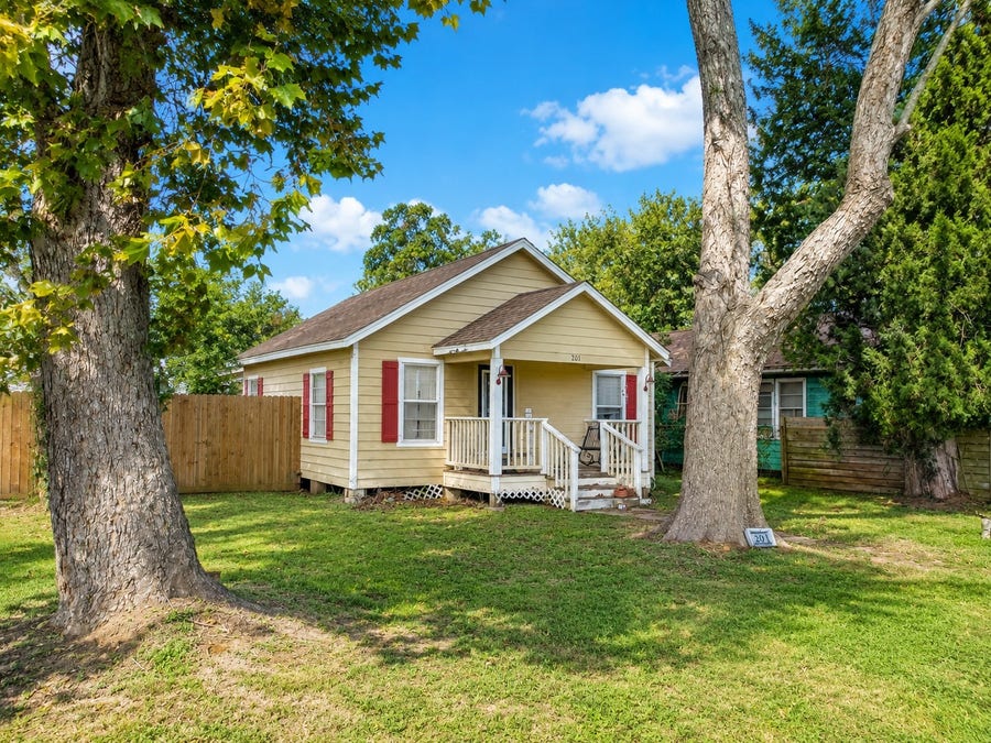 Property photo for 201 E Front Street, Brazoria, TX