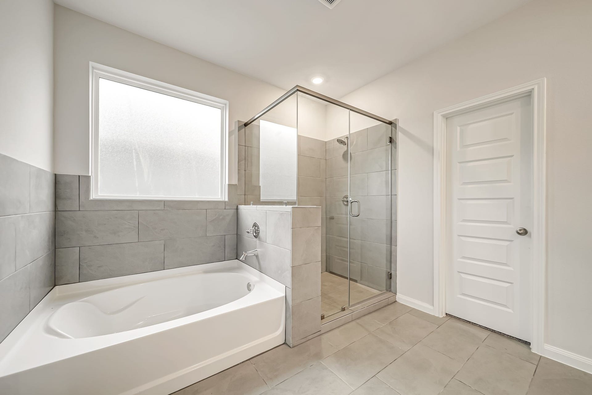 20633 Dynamic Court, Humble, TX 77338 Owner's Retreat Ensuite Bath