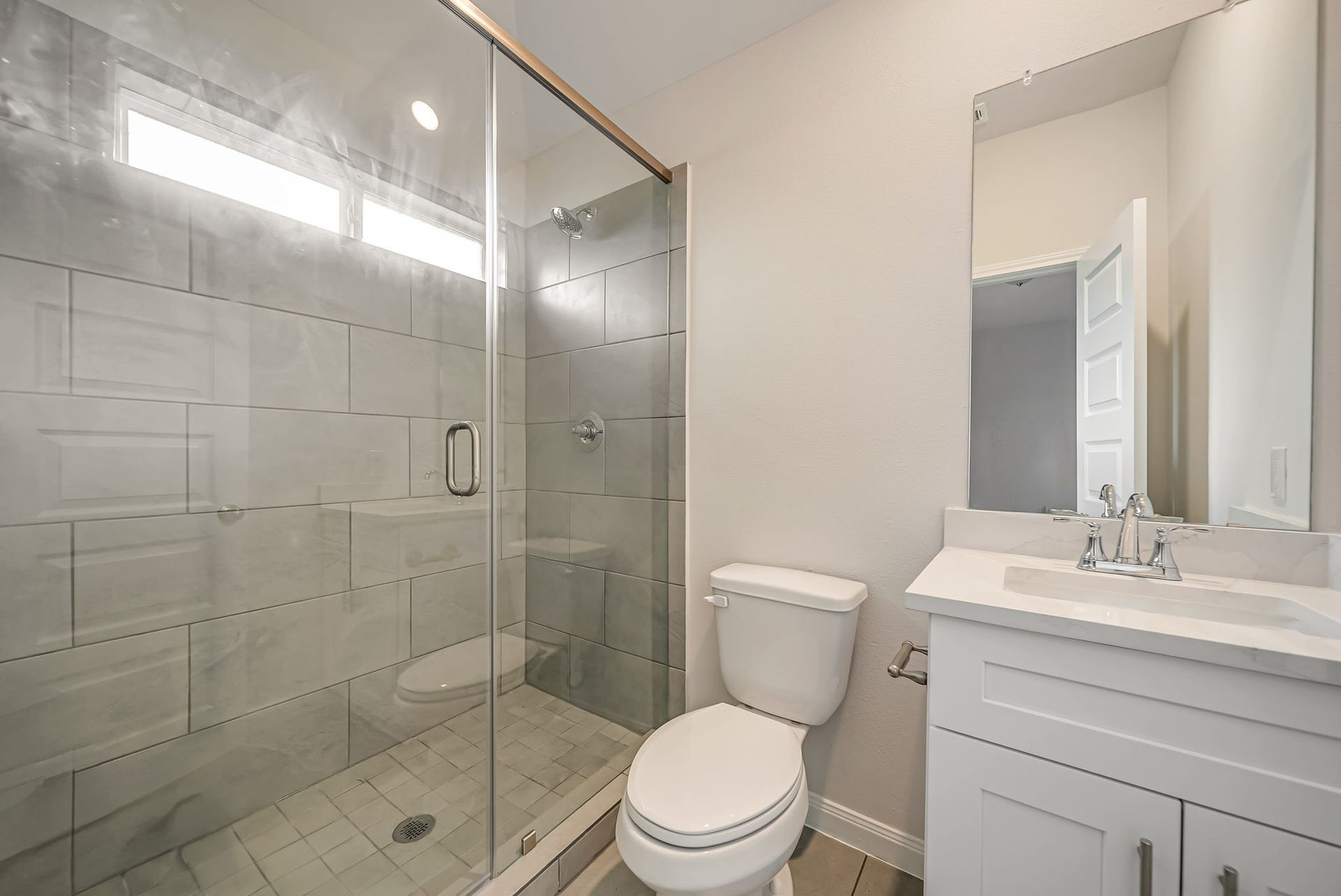20633 Dynamic Court, Humble, TX 77338 Ensuite Bath for Bedroom 4
