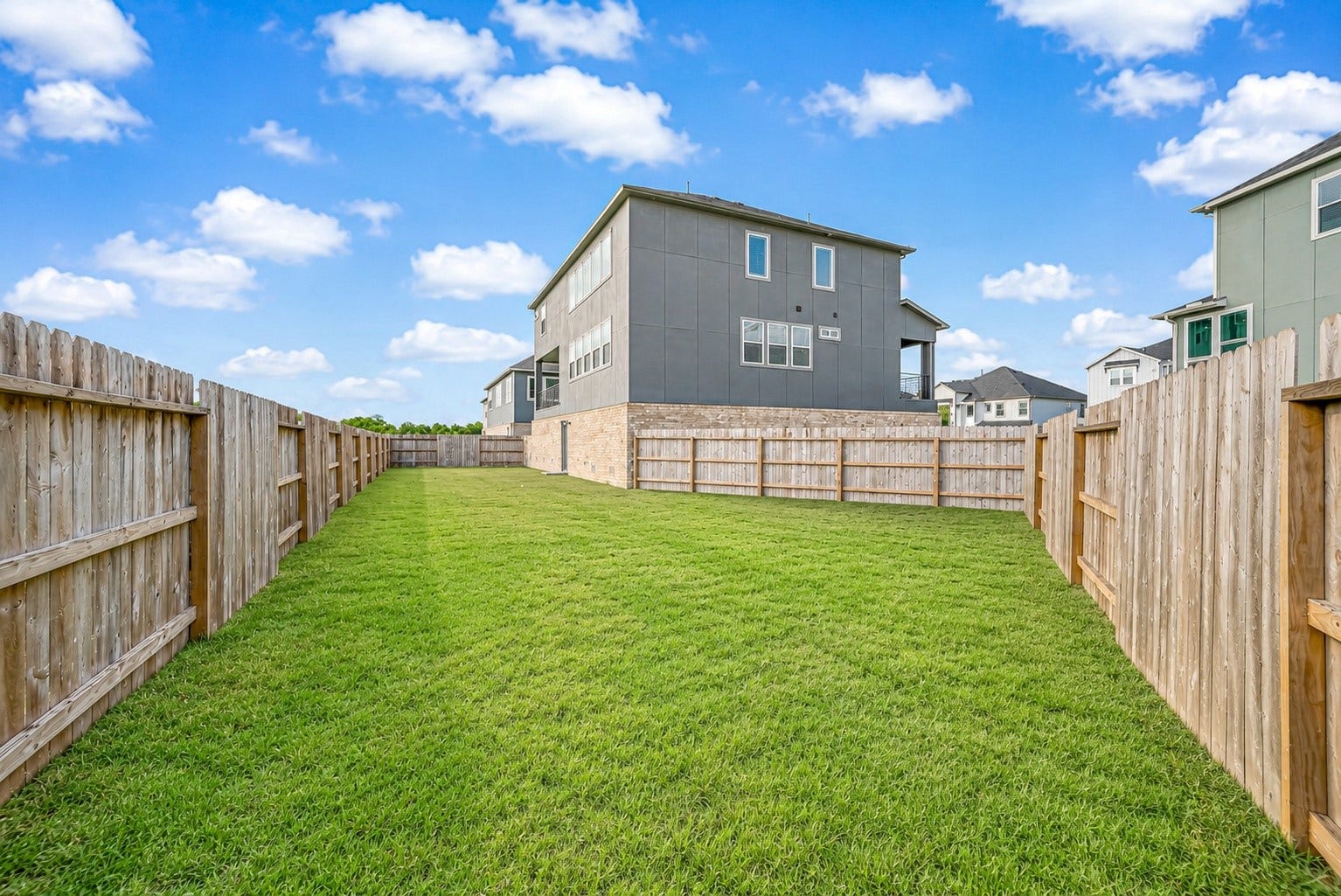 20633 Dynamic Court, Humble, TX 77338 Big side backyard too! Feced Back yard!